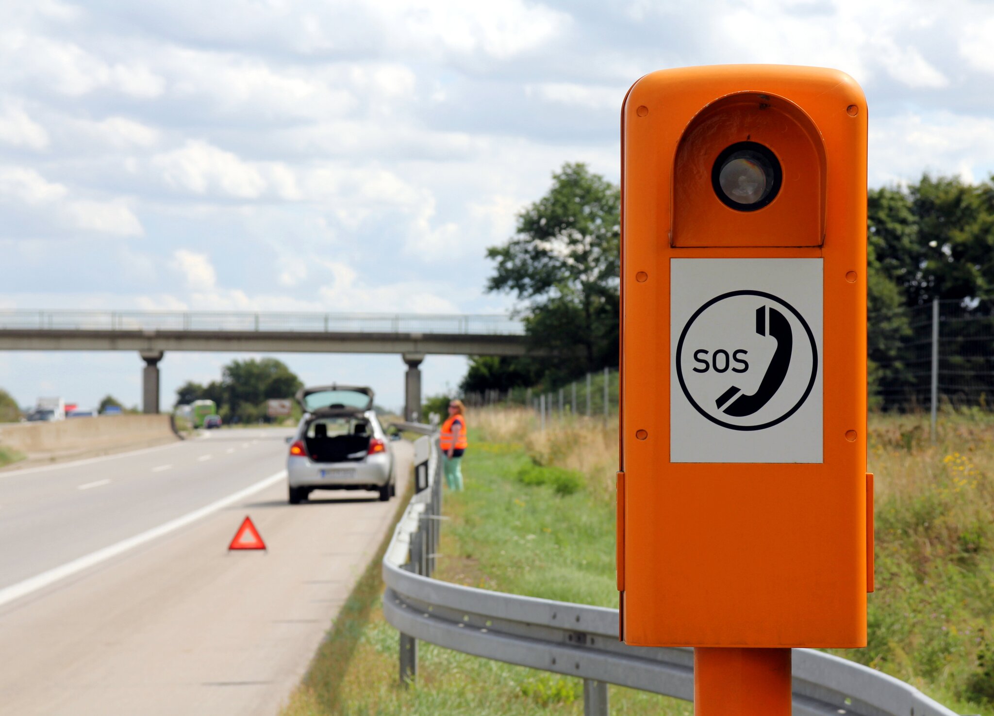  Borne SOS sur autoroute